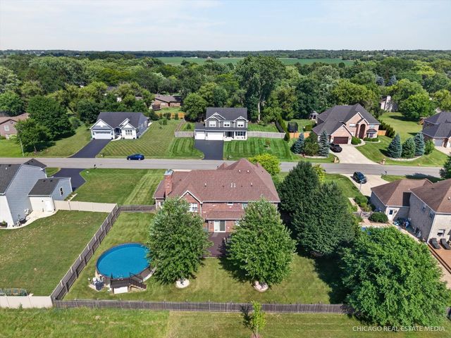 661 Hickman Lane, Woodstock, IL 60098