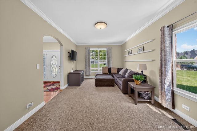 661 Hickman Lane, Woodstock, IL 60098