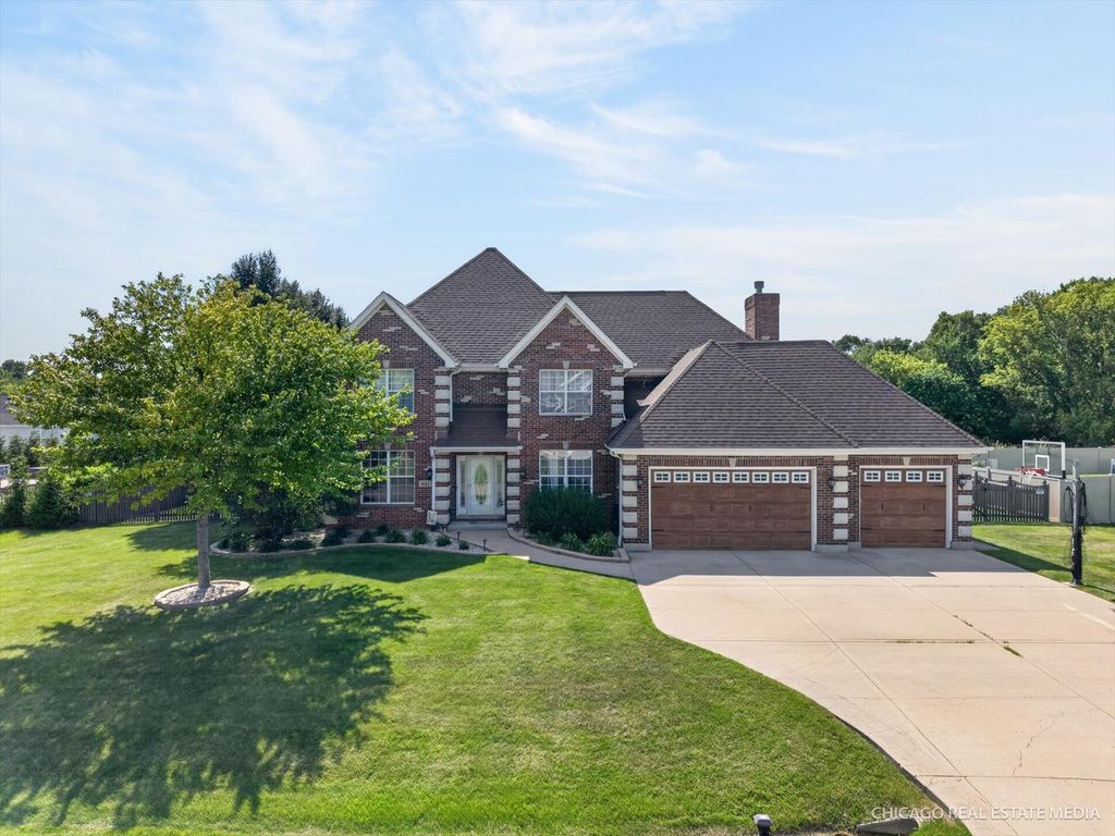 661 Hickman Lane, Woodstock, IL 60098