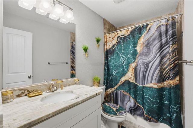 425 Culloden ST, Suffolk, VA 23434