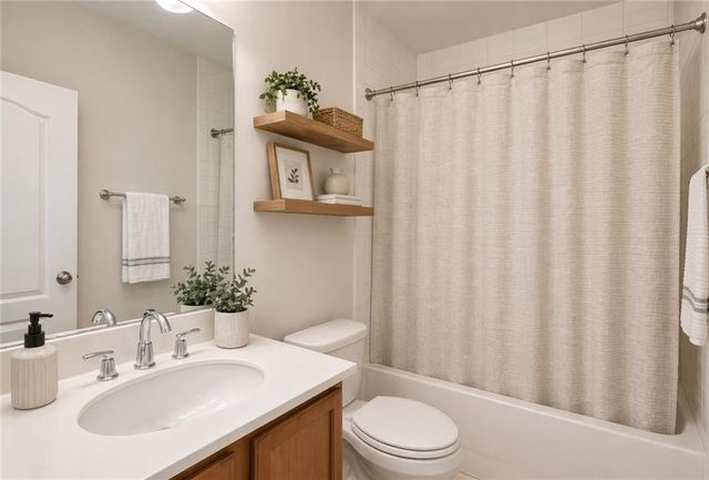 6008 Manchester Circle, Roswell, GA 30075