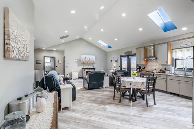 220 N Jefferson Street, Nashville, IN 47448