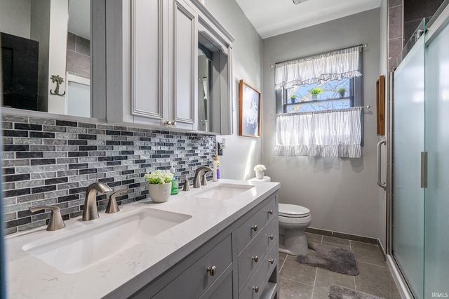 220 N Jefferson Street, Nashville, IN 47448