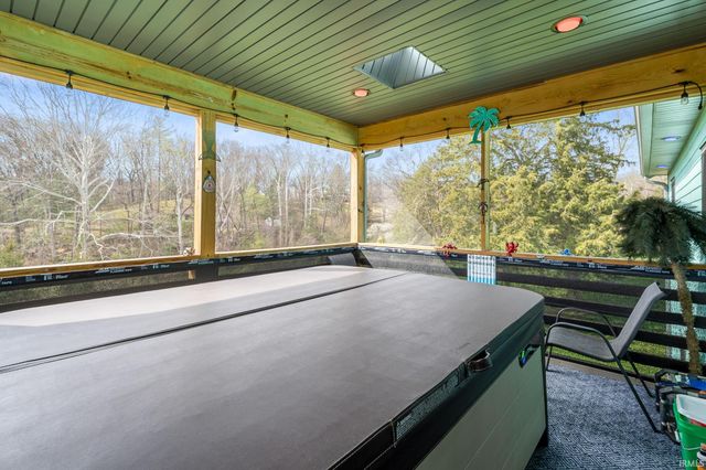 220 N Jefferson Street, Nashville, IN 47448