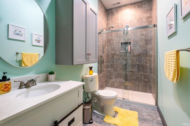 220 N Jefferson Street, Nashville, IN 47448