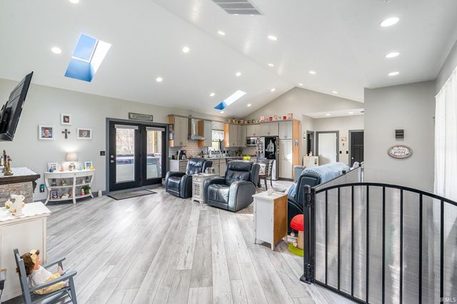 220 N Jefferson Street, Nashville, IN 47448