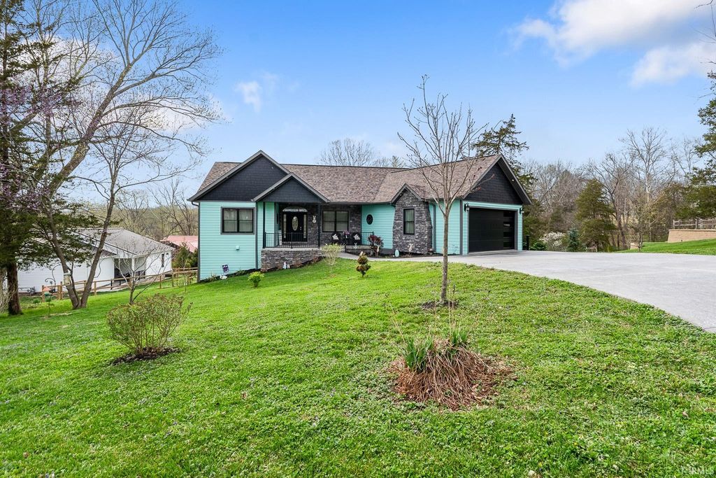 220 N Jefferson Street, Nashville, IN 47448