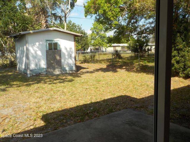 636 Hampton Drive NE, Palm Bay, FL 32905
