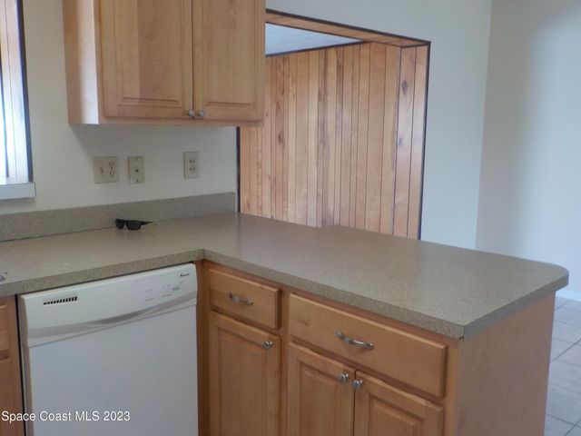 636 Hampton Drive NE, Palm Bay, FL 32905