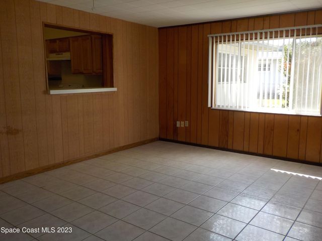 636 Hampton Drive NE, Palm Bay, FL 32905