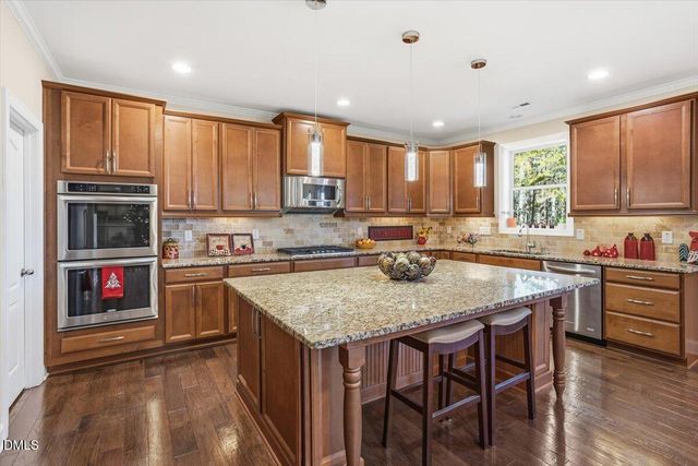 35 Rolling Meadows Lane, Chapel Hill, NC 27517