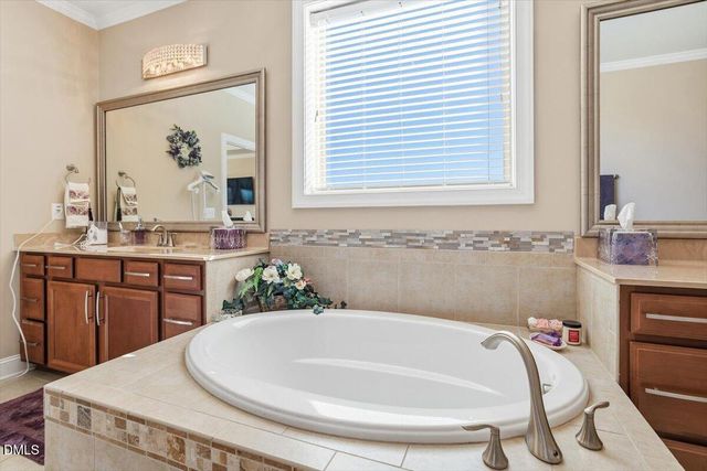 35 Rolling Meadows Lane, Chapel Hill, NC 27517