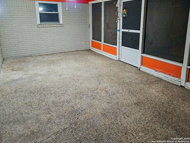 405 Kimberly Dr, Universal City, TX 78148