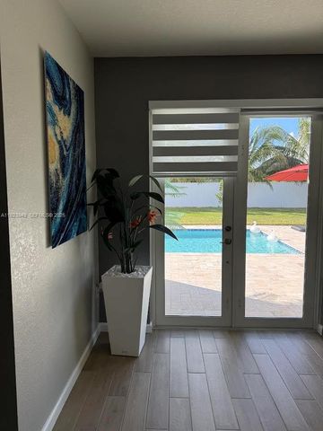 30660 SW 193rd Ave, Homestead, FL 33030