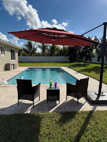 30660 SW 193rd Ave, Homestead, FL 33030