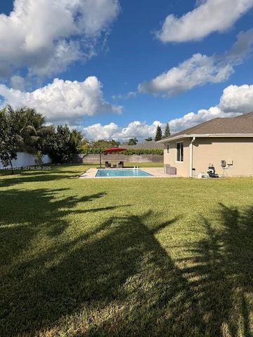 30660 SW 193rd Ave, Homestead, FL 33030