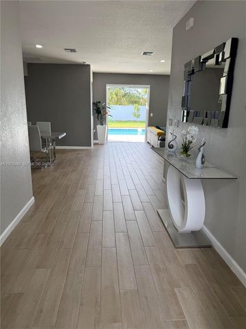 30660 SW 193rd Ave, Homestead, FL 33030