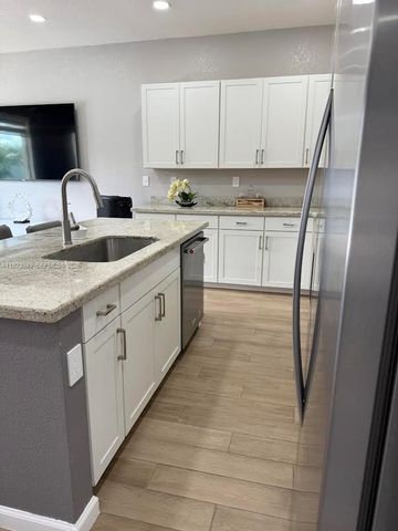 30660 SW 193rd Ave, Homestead, FL 33030