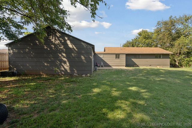 16 W 40th Street, Sand Springs, OK 74063