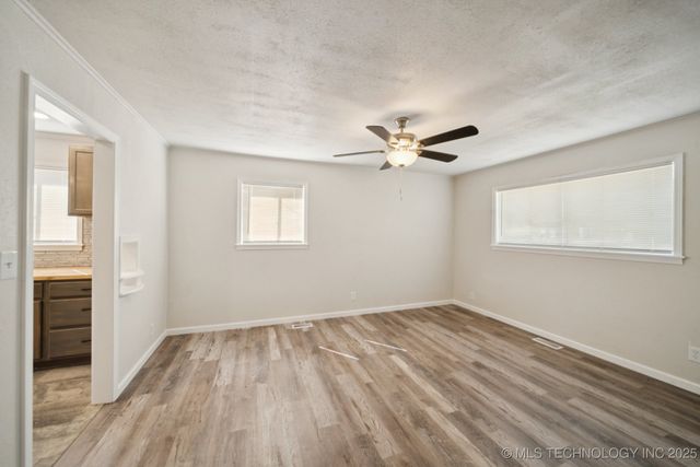 16 W 40th Street, Sand Springs, OK 74063