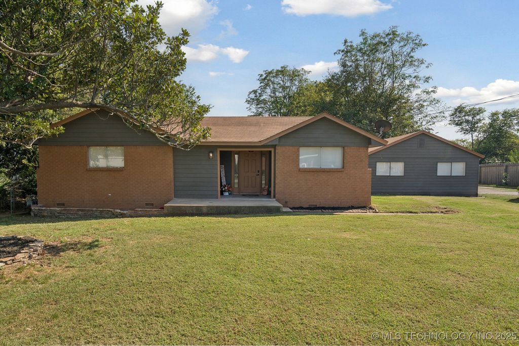 16 W 40th Street, Sand Springs, OK 74063