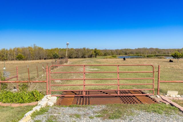 3794 County Road 1089, Celeste, TX 75423