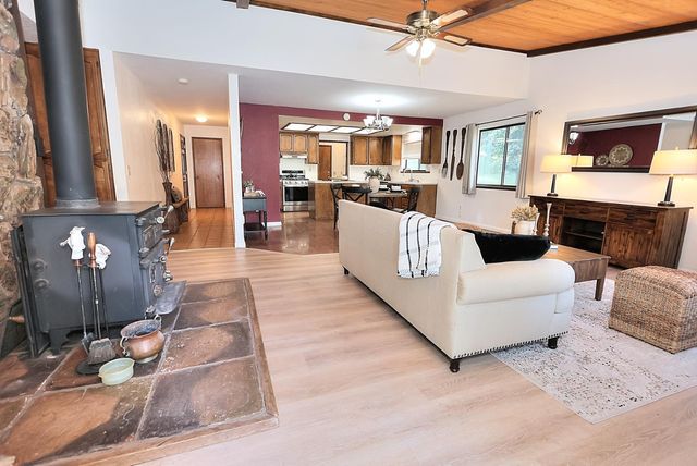 5421 Shooting Star Rd, Pollock Pines, CA 95726