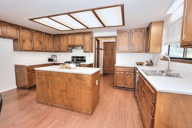 5421 Shooting Star Rd, Pollock Pines, CA 95726