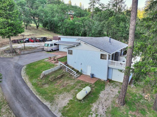 5421 Shooting Star Rd, Pollock Pines, CA 95726