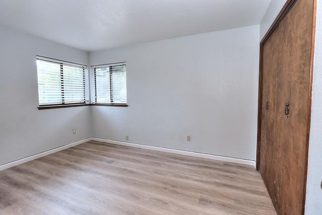 5421 Shooting Star Rd, Pollock Pines, CA 95726