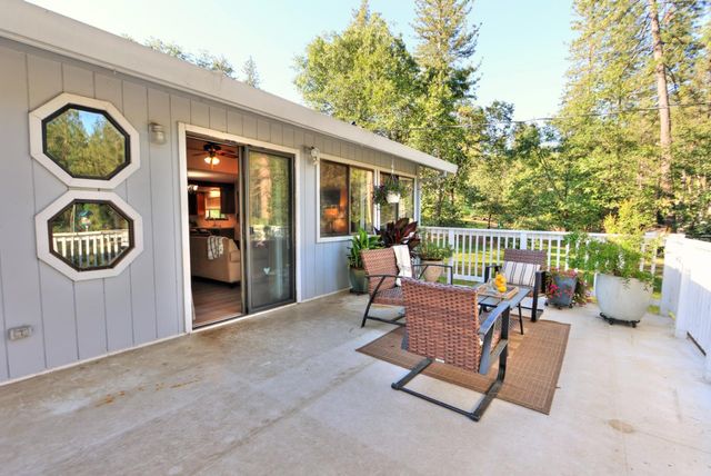 5421 Shooting Star Rd, Pollock Pines, CA 95726