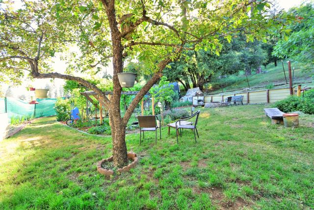 5421 Shooting Star Rd, Pollock Pines, CA 95726