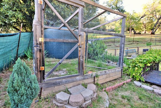 5421 Shooting Star Rd, Pollock Pines, CA 95726