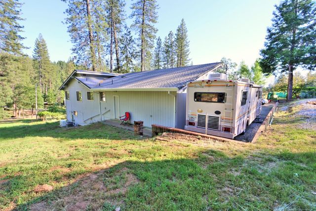 5421 Shooting Star Rd, Pollock Pines, CA 95726