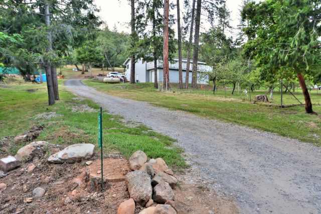 5421 Shooting Star Rd, Pollock Pines, CA 95726