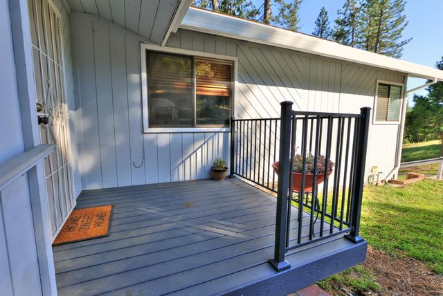 5421 Shooting Star Rd, Pollock Pines, CA 95726