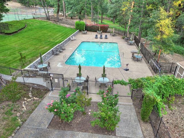5421 Shooting Star Rd, Pollock Pines, CA 95726