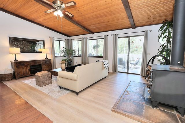 5421 Shooting Star Rd, Pollock Pines, CA 95726