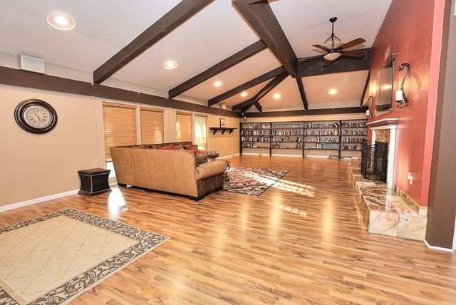 5421 Shooting Star Rd, Pollock Pines, CA 95726
