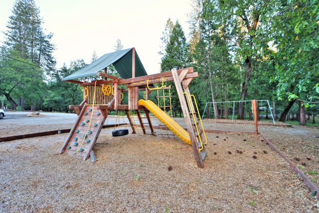 5421 Shooting Star Rd, Pollock Pines, CA 95726