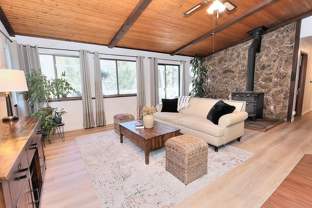 5421 Shooting Star Rd, Pollock Pines, CA 95726
