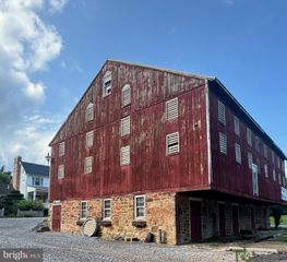 825 WHITE HALL RD, Littlestown, PA 17340