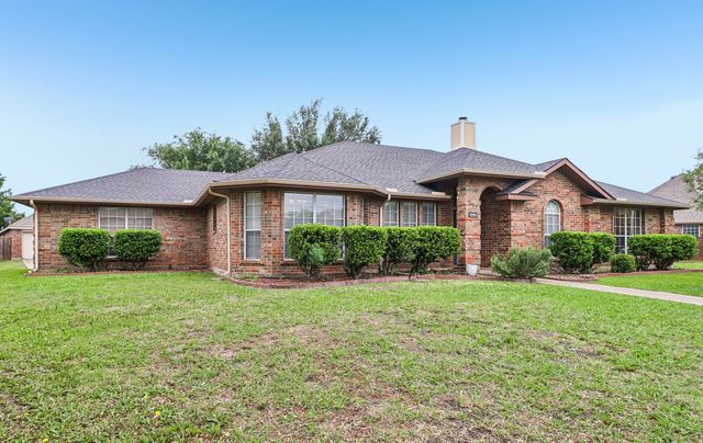 8205 Danbury Court, Rowlett, TX 75089