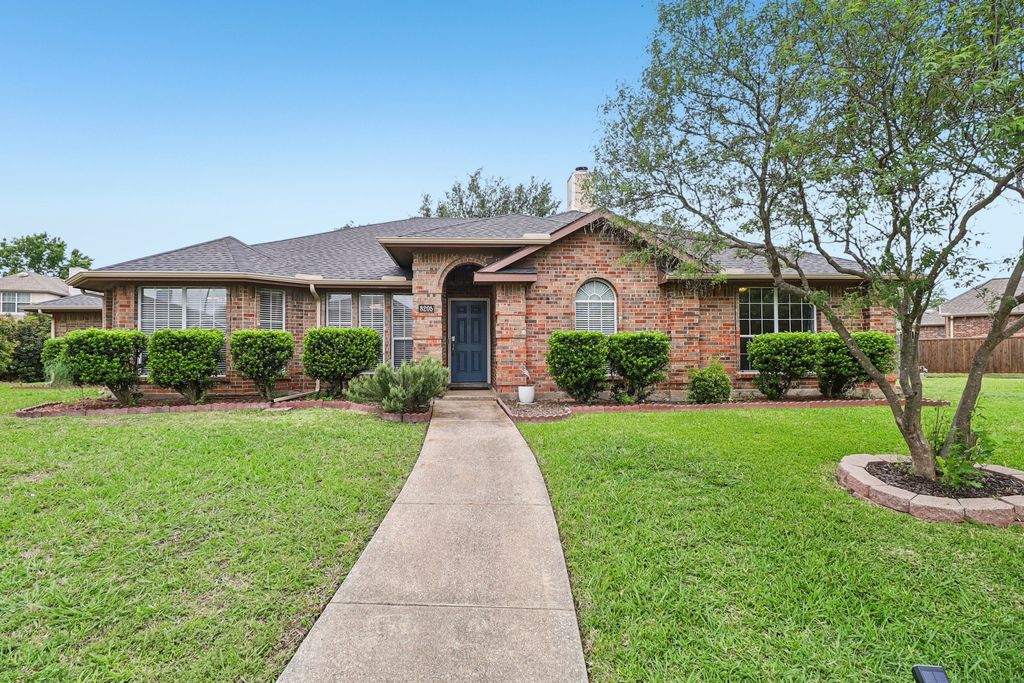 8205 Danbury Court, Rowlett, TX 75089
