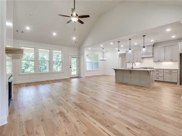 24 Roxburgh Drive, Bella Vista, AR 72715