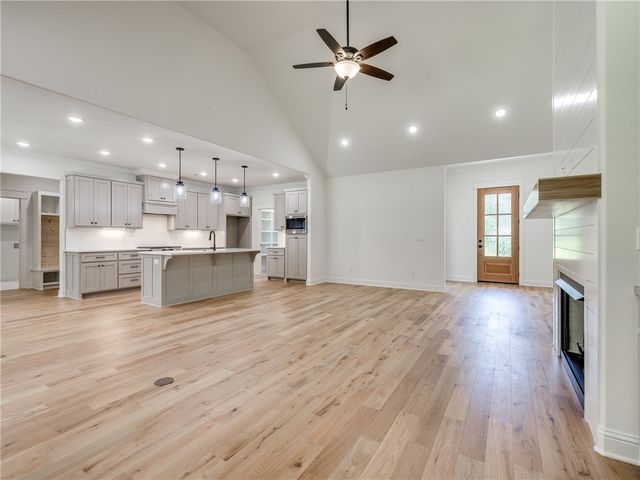 24 Roxburgh Drive, Bella Vista, AR 72715