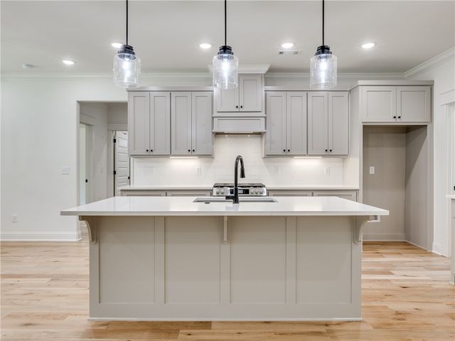 24 Roxburgh Drive, Bella Vista, AR 72715