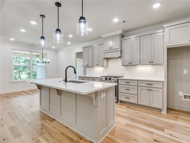24 Roxburgh Drive, Bella Vista, AR 72715