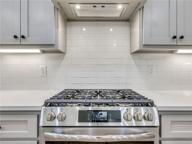 24 Roxburgh Drive, Bella Vista, AR 72715
