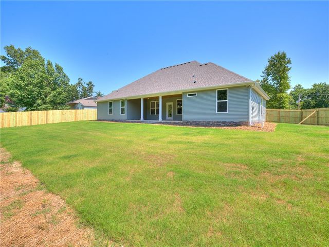 24 Roxburgh Drive, Bella Vista, AR 72715